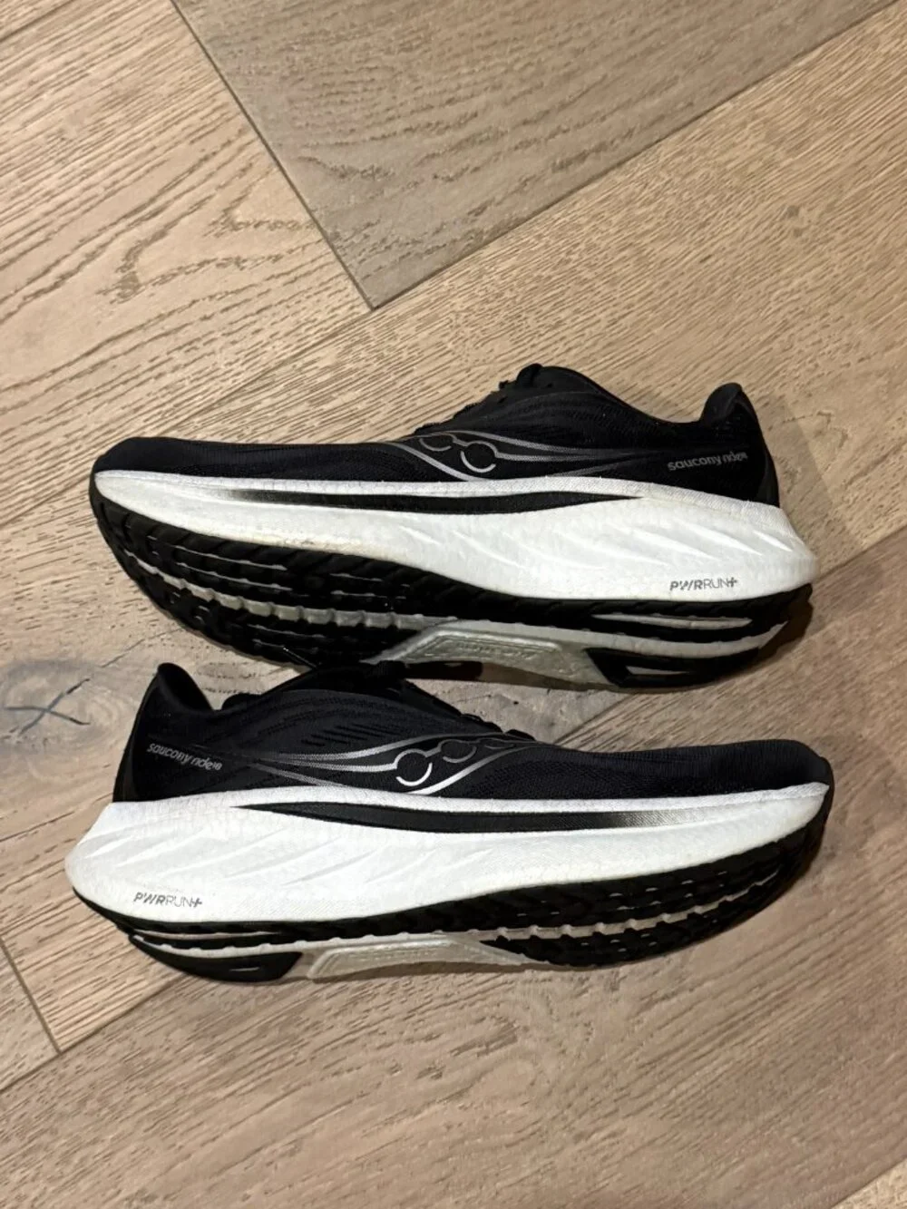Women's Saucony Ride 18 size 8 - Black